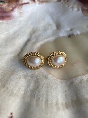 Vintage Richelieu Classic Gold Pearl Oval Clip On Earrings
